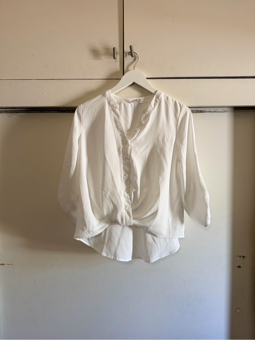 Olive and Oak White Twist-Front Blouse Size M